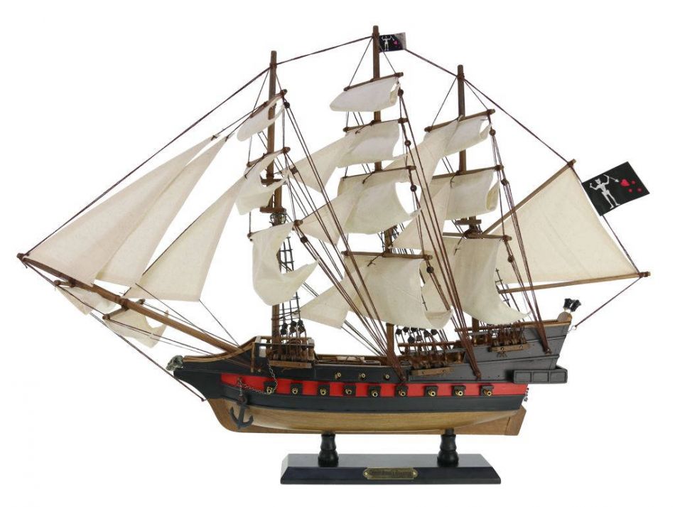 Wooden Blackbeard's Queen Anne's Revenge White Sails Limited Model Pirate Ship 26